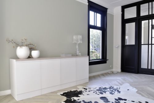 CUBIQZ DRESSER WITH WOODEN TOP (Price excl. accessories)