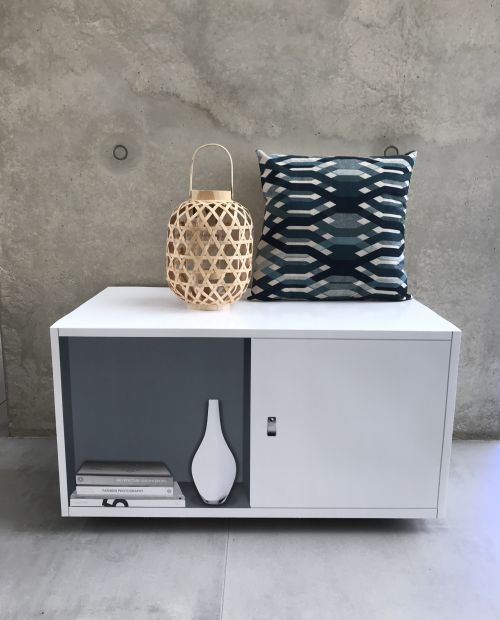 Cabinet Fay single, model a. Cardboard module with lifelike print for Home Staging