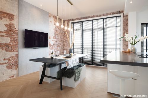 Cubiqz CARDBOARD STOOL (price excluding cushion/accessories)