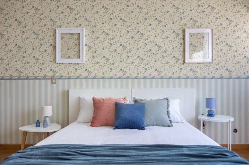 CUBIQZ cardboard double bed for home staging, show homes and property presentation.
