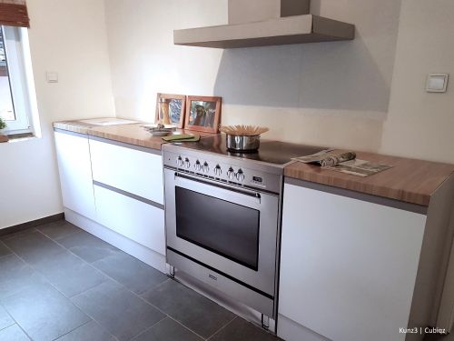 2-in-1 reversible lower cardboard cupboard 60cm with removable worktops in various colours. With freestanding cardboard oven