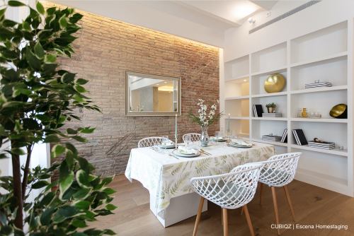 DOUBLE DINNER TABLE (price is excluding chairs and accessories). Extendable