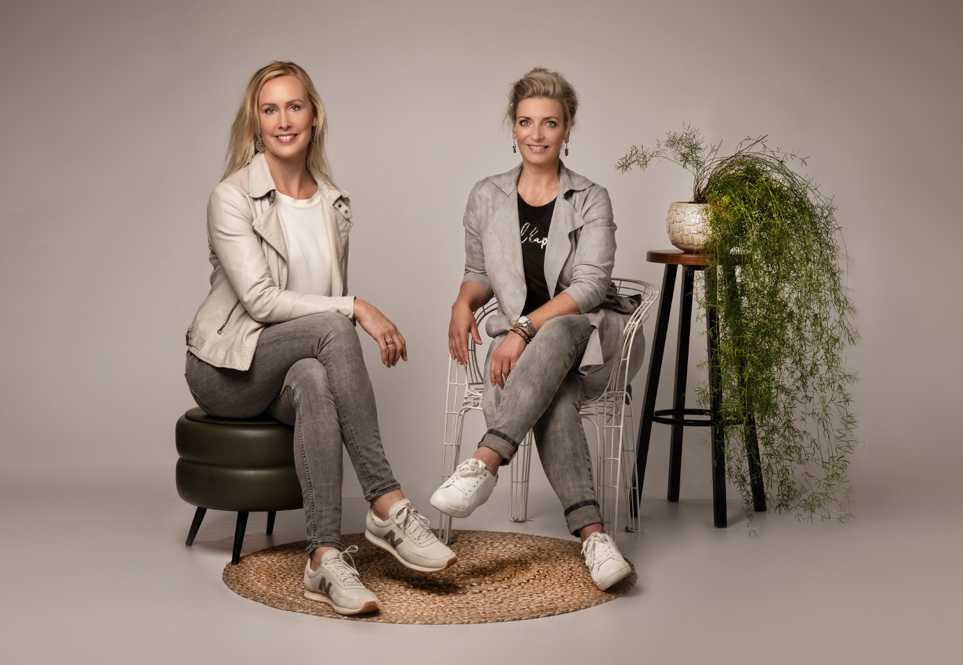 We are CUBIQZ, the original cardboard kitchens & cardboard furniture for Home Staging and more