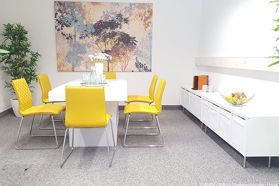 Office staging with cubiqz cardboard table Office staging with cubiqz cardboard table