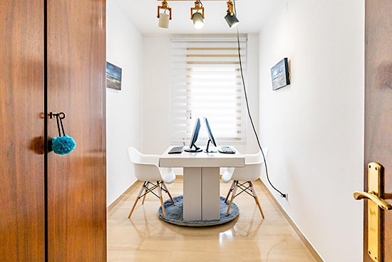 Office staging @ home with cubiqz cardboard modules Office staging @ home with cubiqz cardboard modules